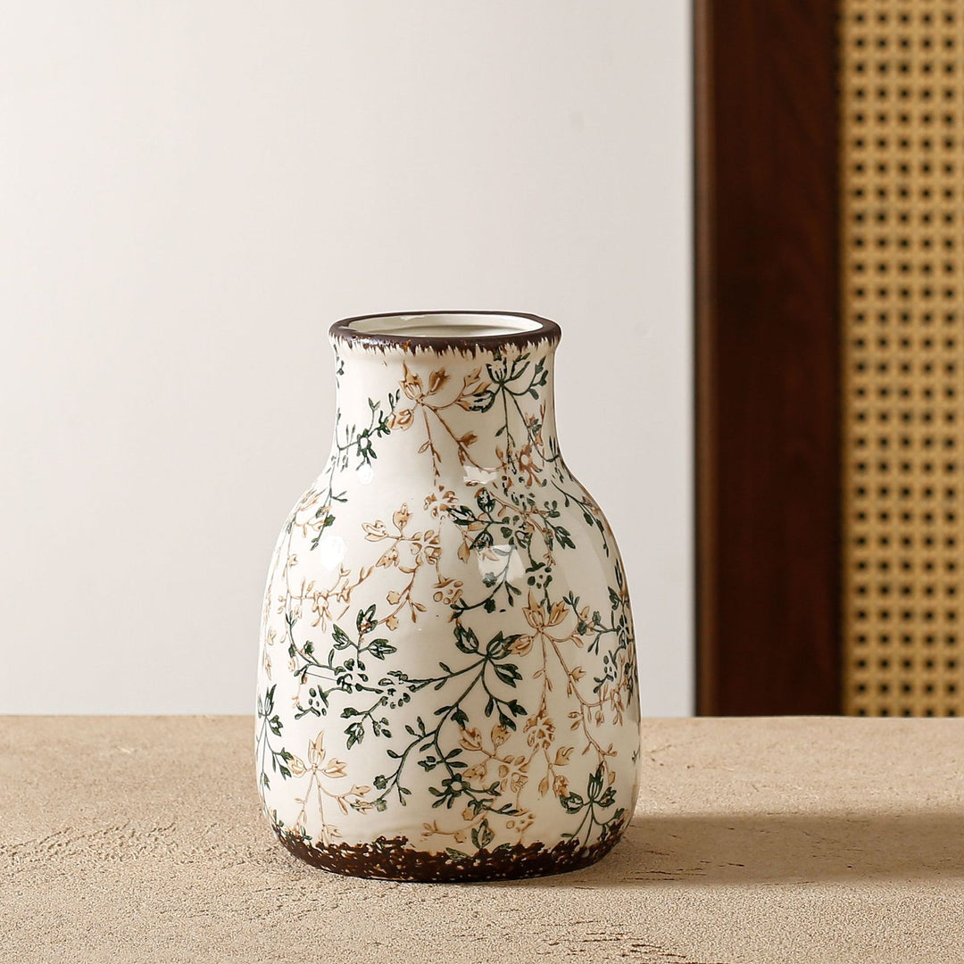 Elegant and artistically decorated ceramic vase Stornfield