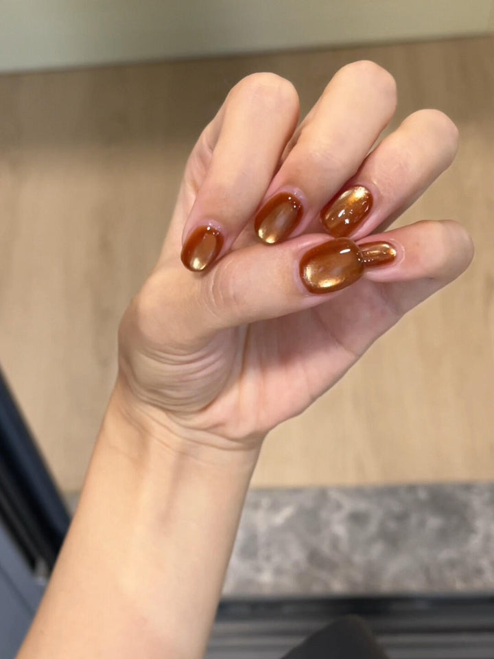 Artificial nails with elegant shine Stornfield