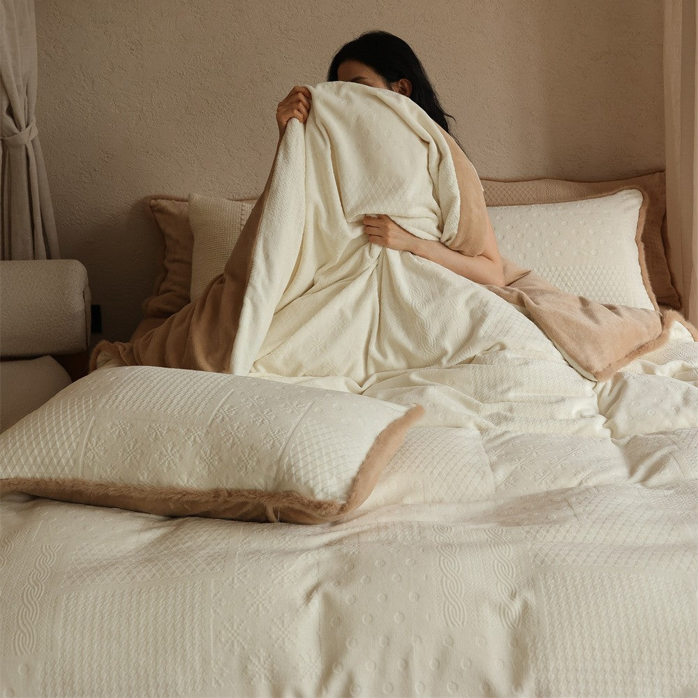 Reversible cotton jacquard bedding set with quilted texture and pillowcases