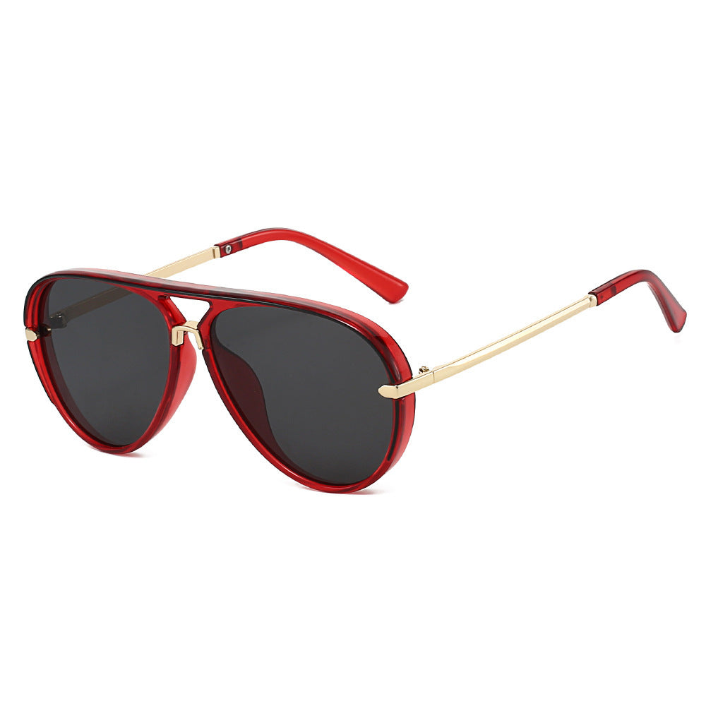 Elegant Aviator Sunglasses with Gold Accents Stornfield