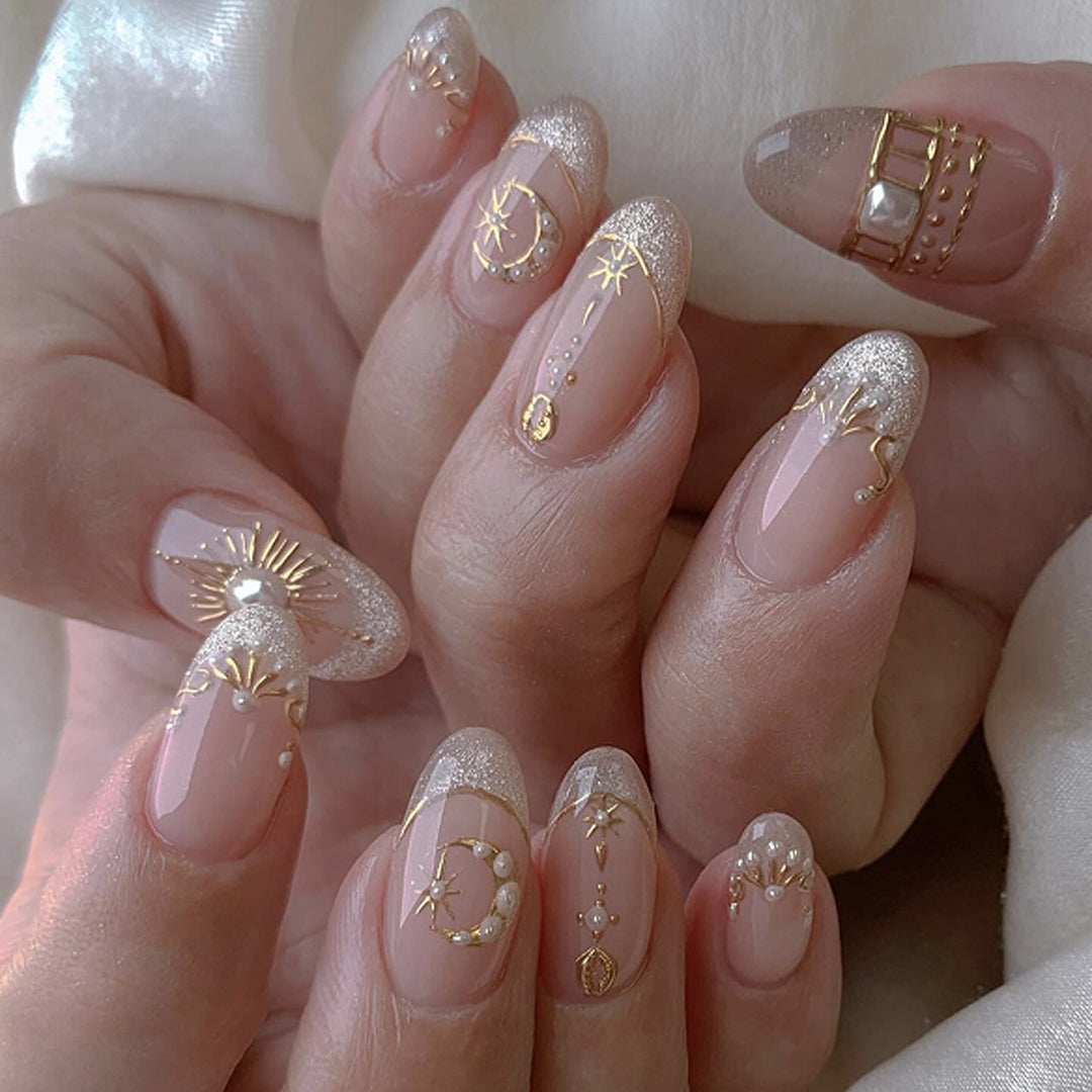 Glamorous nail art with fine gold accents Stornfield