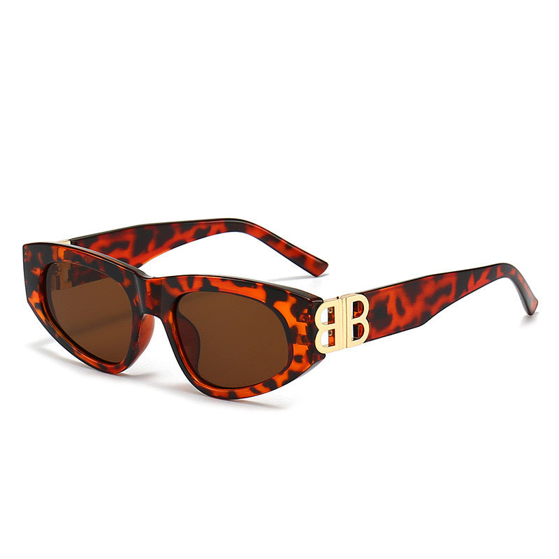Women stylish fashionable sunglasses with distinctive frame Stornfield