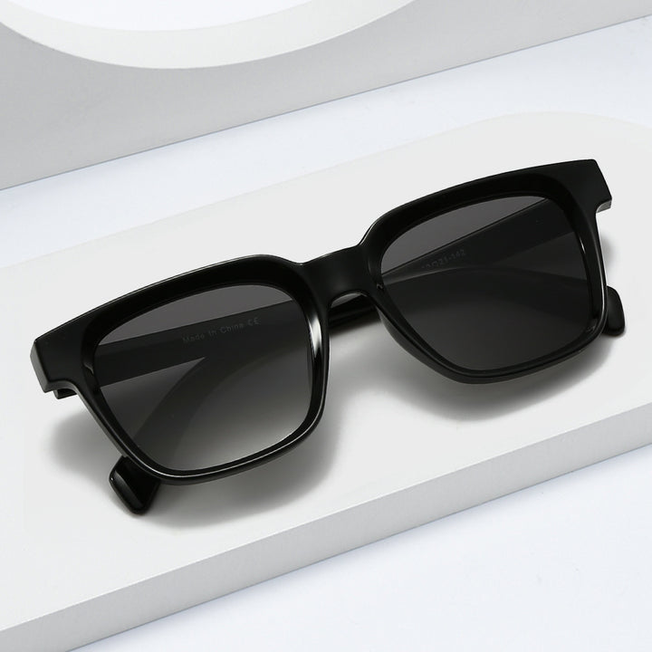 Women's elegant square sunglasses with UV protection and sturdy frame Stornfield