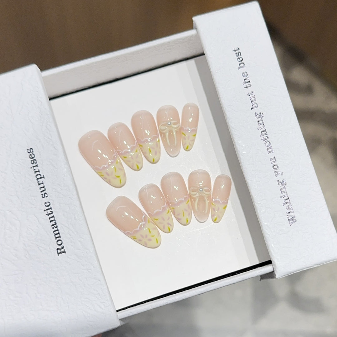 Artificial nails with romantic floral designs Stornfield