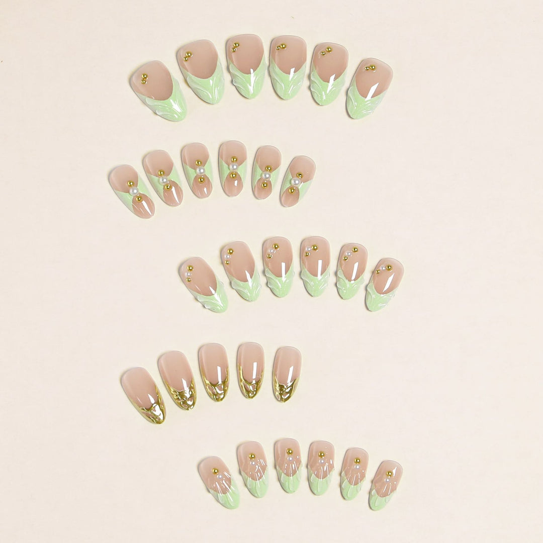 Nail Art Set with Floral and Golden Accents Stornfield