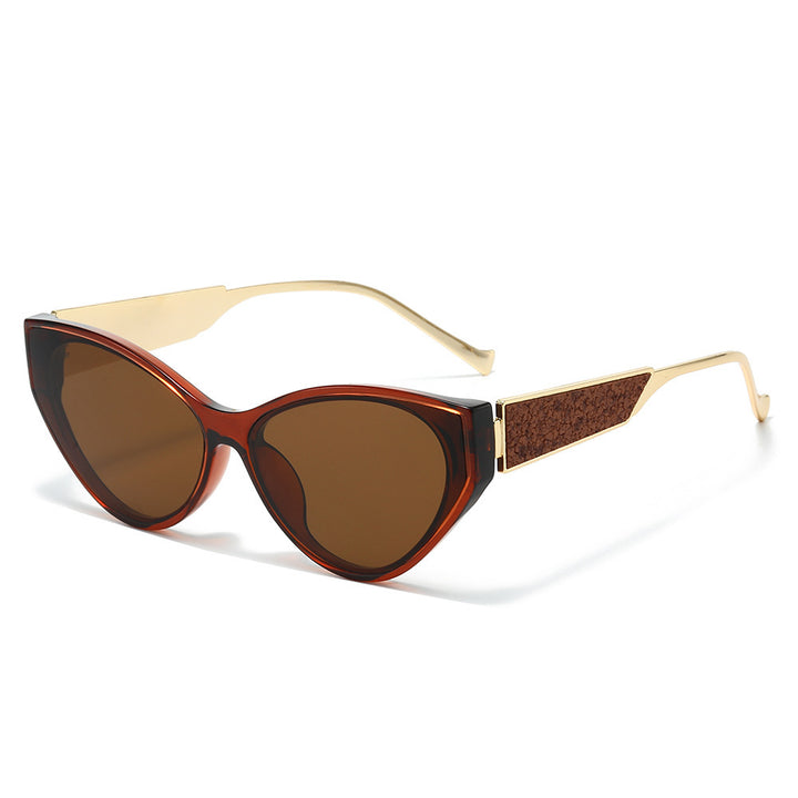 Chic Cat-Eye Sunglasses with Unique Detailing Stornfield