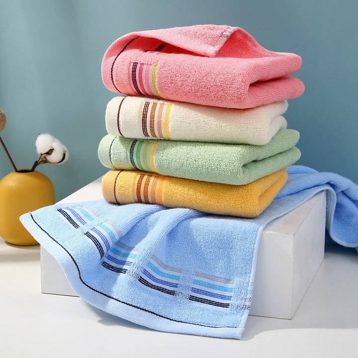 Towel with Stylish Stripe Pattern Stornfield