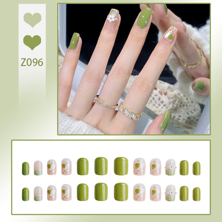 Artificial nail set with elegant handcrafted designs Stornfield