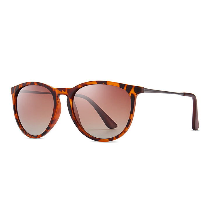 Women's fashionable and elegant sunglasses with high-quality plastic frame and mirrored lenses Stornfield
