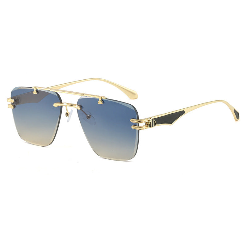 Women’s designer sunglasses in an extravagant frame Stornfield