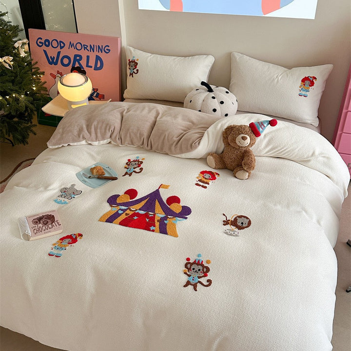 Cozy children's bedding set made of microfleece with Christmas tree and animal appliqué