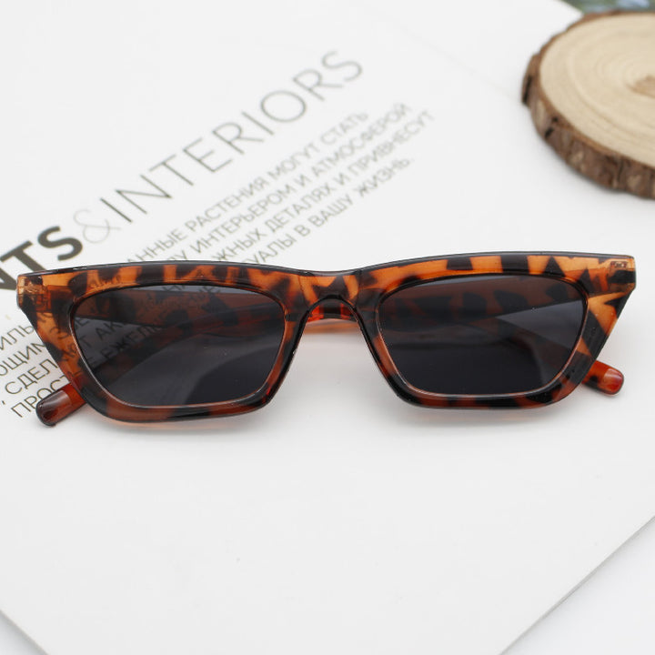 Women’s geometric sunglasses with refined plastic frame Stornfield