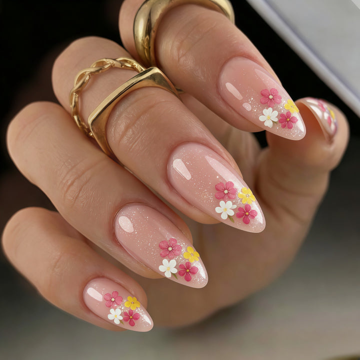Fake nails with floral accents Stornfield