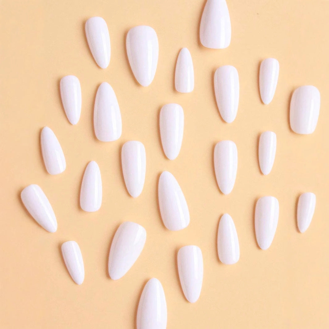 Artificial nail set with elegant stiletto shape Stornfield