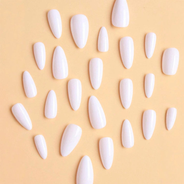 Artificial nail set with elegant stiletto shape Stornfield