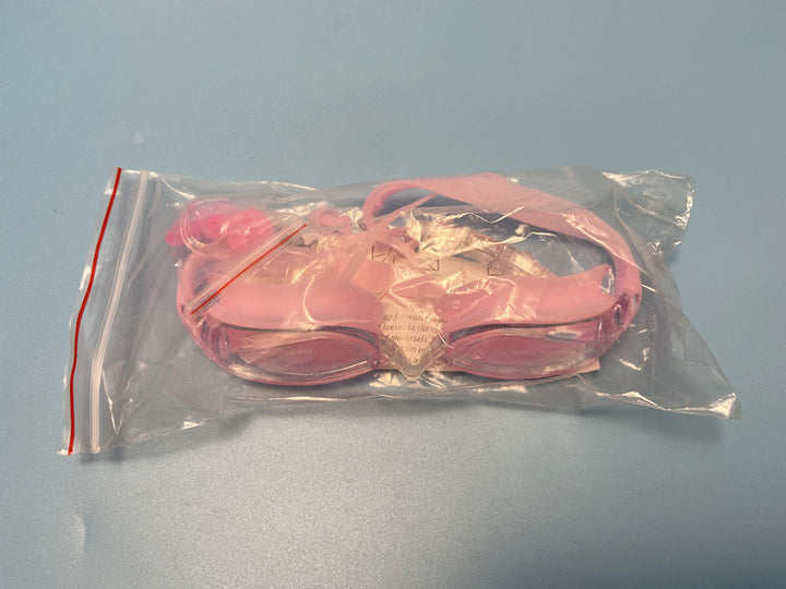 Swim goggles with ergonomic design and integrated ear protection Stornfield