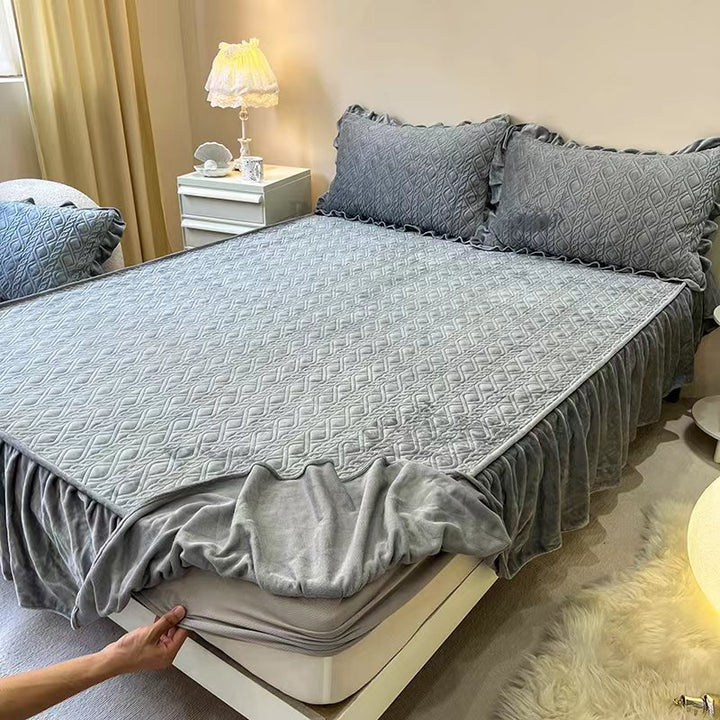 Textured Ruffled Bedspread