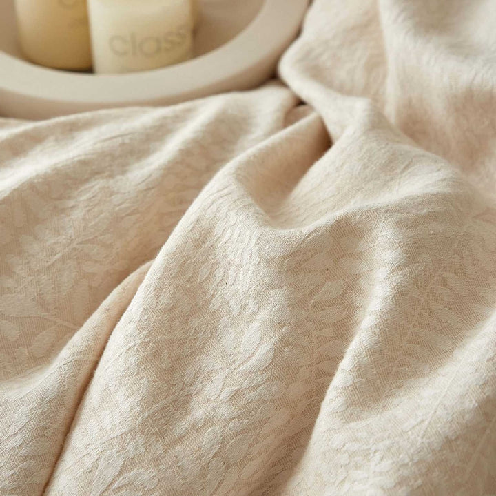 Scalloped-Edge Cotton Linen Blend Quilted Duvet Cover Set with Pillow Shams