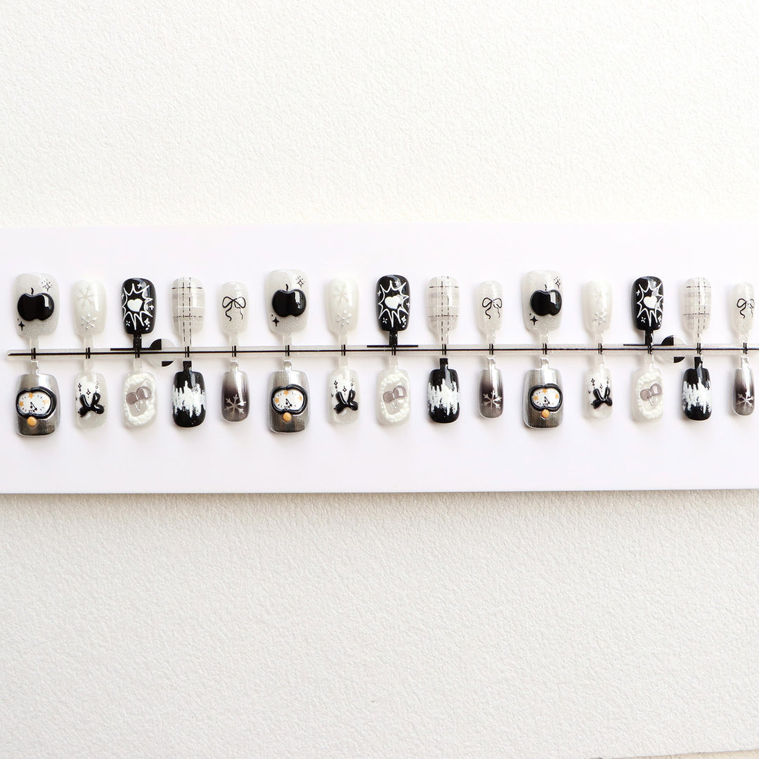 Artistic Black and White Press-On Nail Art Stornfield