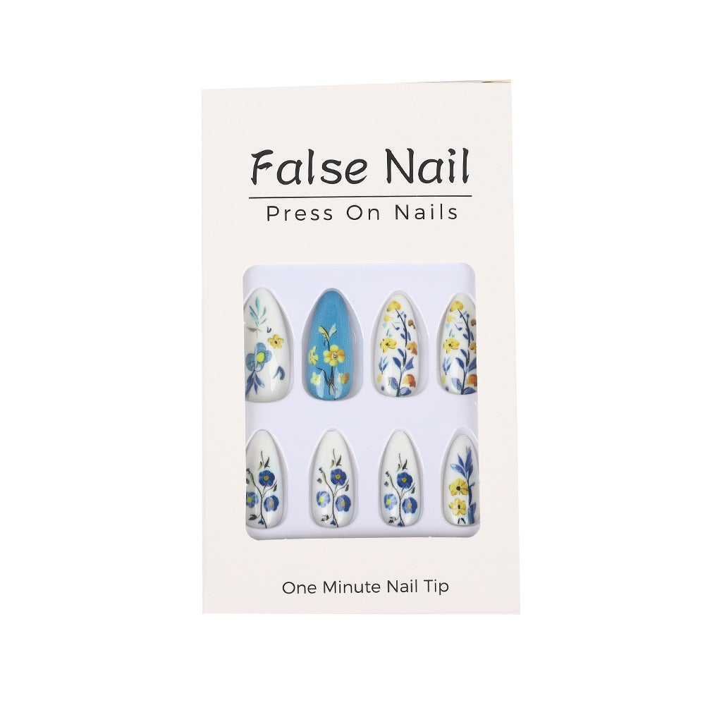 Artificial nails with floral patterns Stornfield