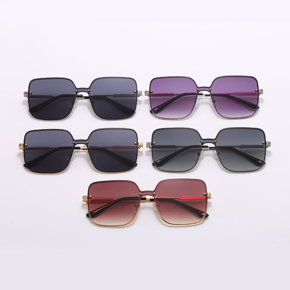 Women's sunglasses in an eccentric square design with a high-quality metal frame Stornfield