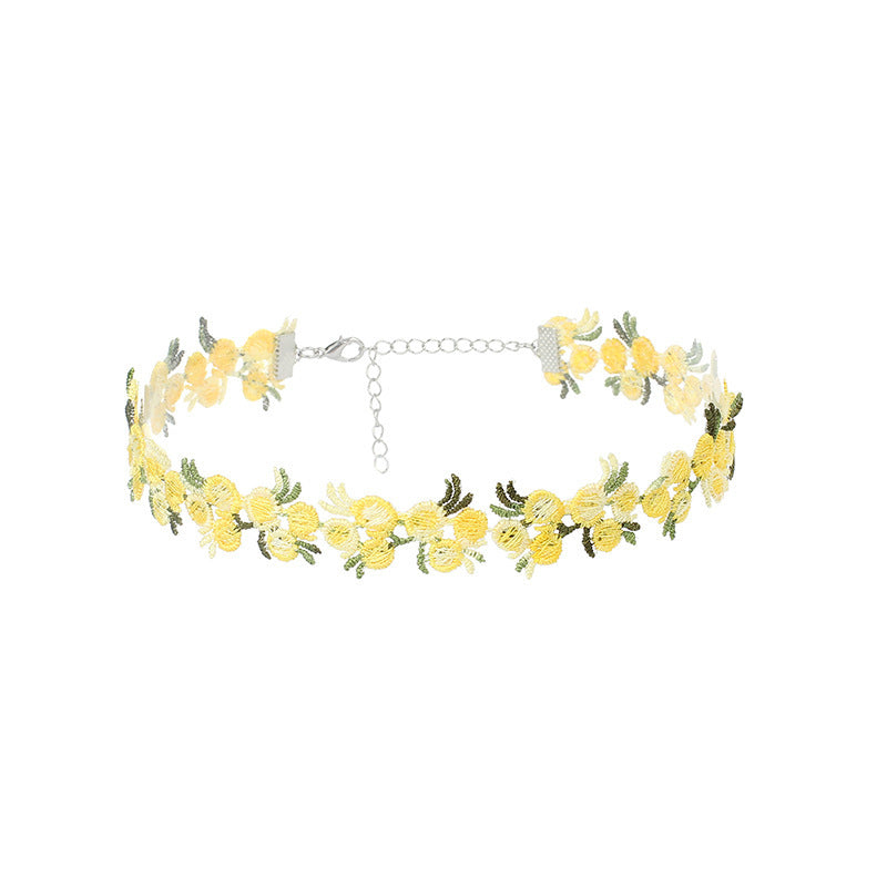 Floral Choker Necklace Stornfield