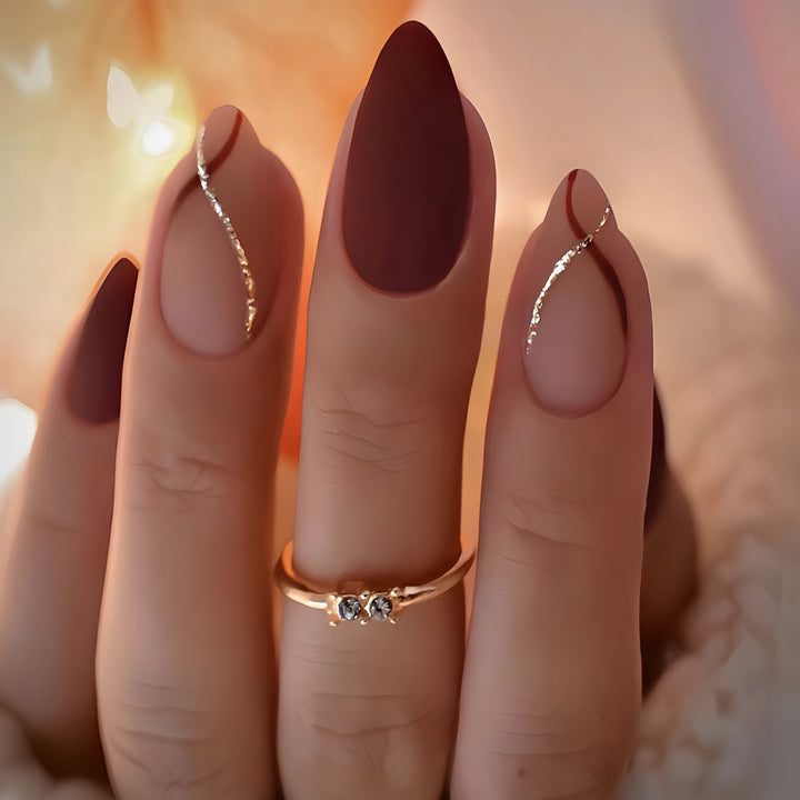 Artistic Press-On Nail Set with Luxe Metallic Accents Stornfield