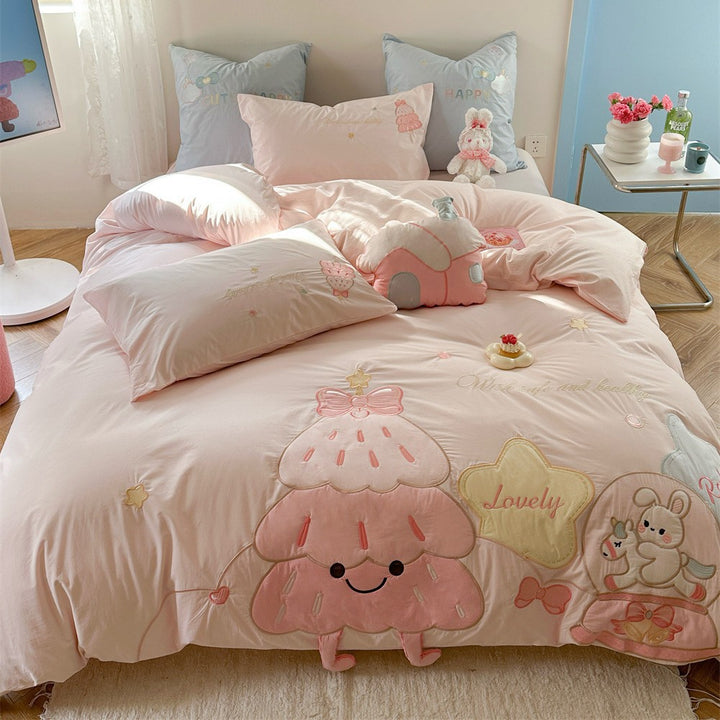 Cute children's bedding set with appliquéd dessert and animal motifs made of cotton microfibre