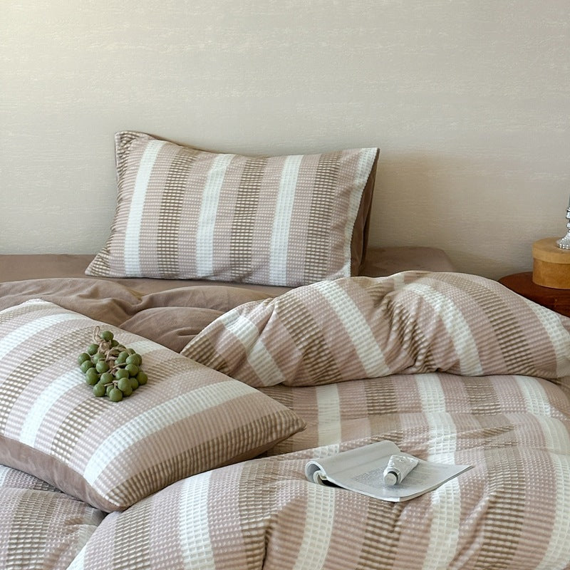 Striped waffle texture bed linen set with reversible function and breathable cotton mix