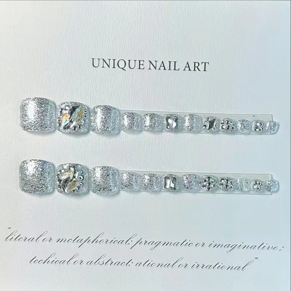Glamorous Crystal-Embellished Nail Art Stornfield