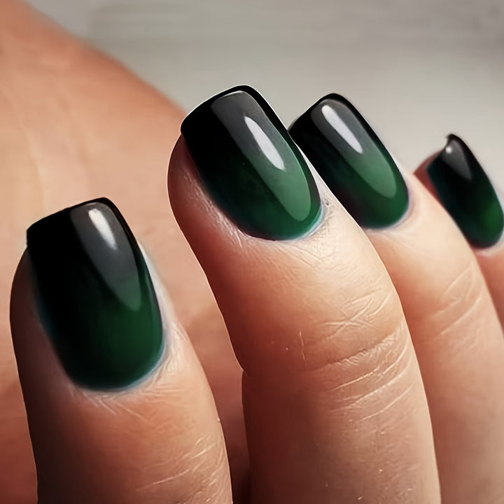 Glittery Ombre Nail Set Stornfield