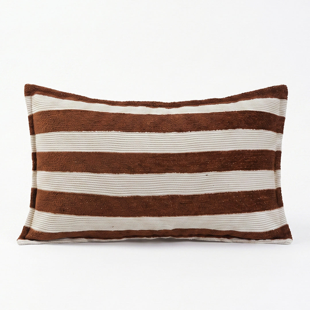 Decorative cushion with tassels