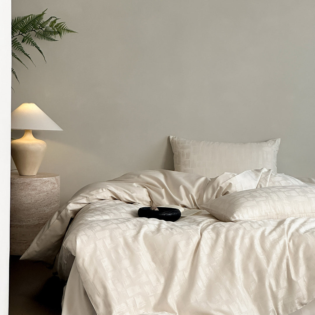 Bedding set made of cotton satin with subtle jacquard pattern