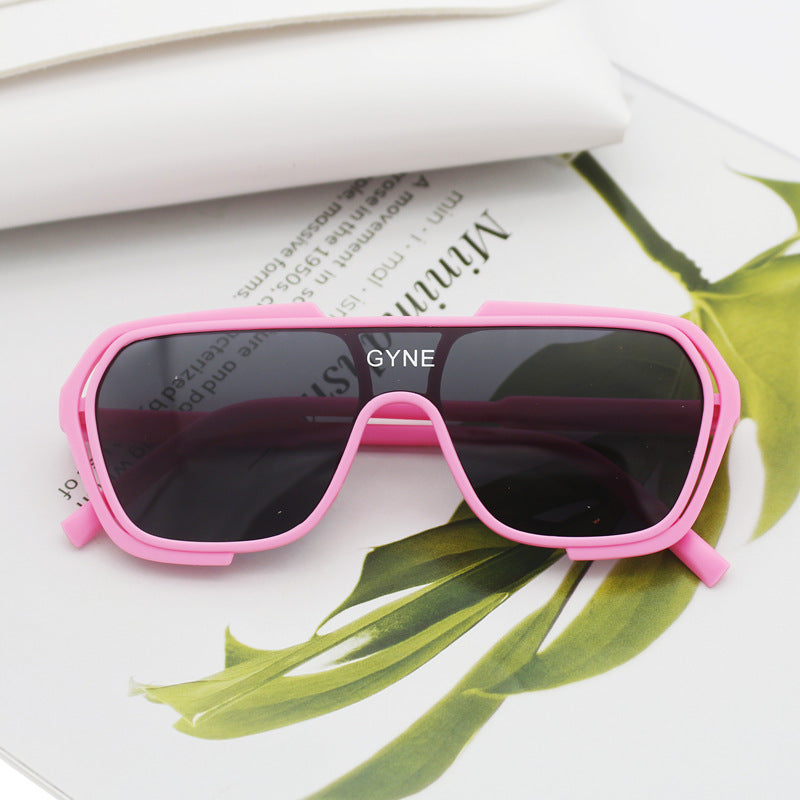 Women's sporty sunglasses with modern design Stornfield
