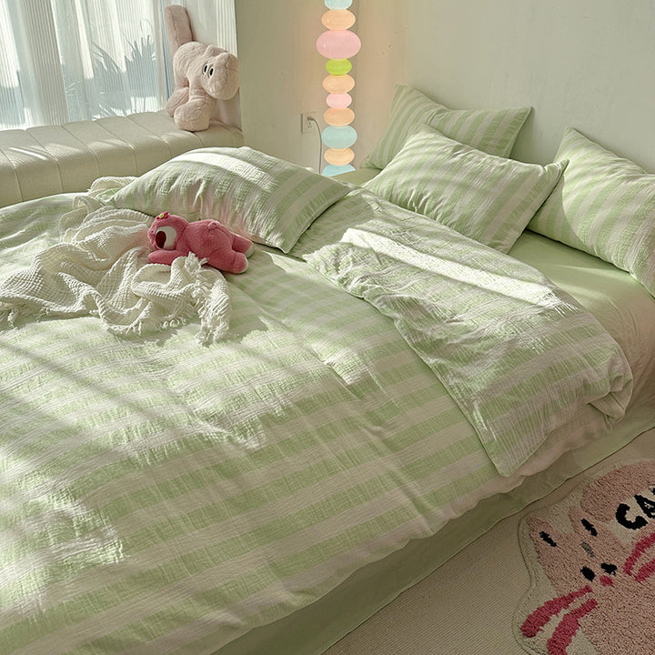 Linen look bedding set with wide stripes