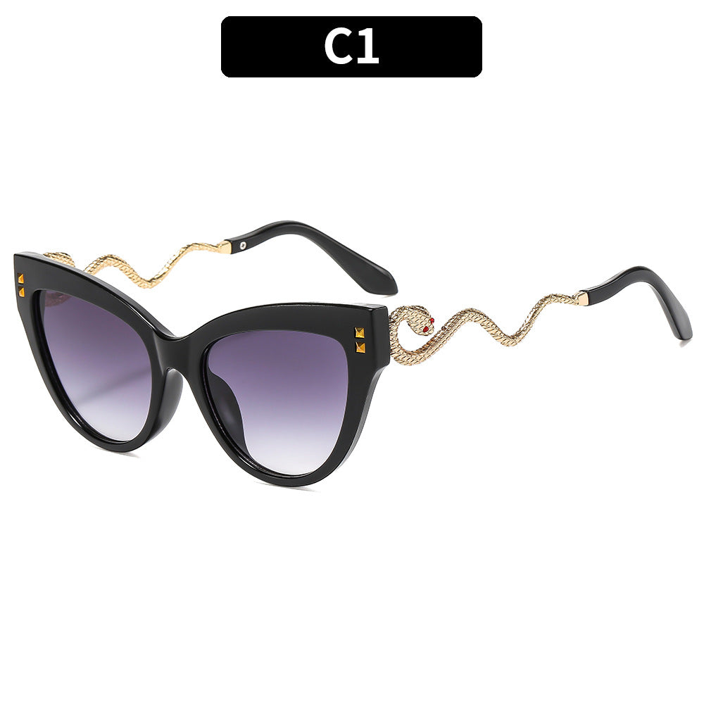 Stylish Cat-Eye Sunglasses with Unique Snake Temples