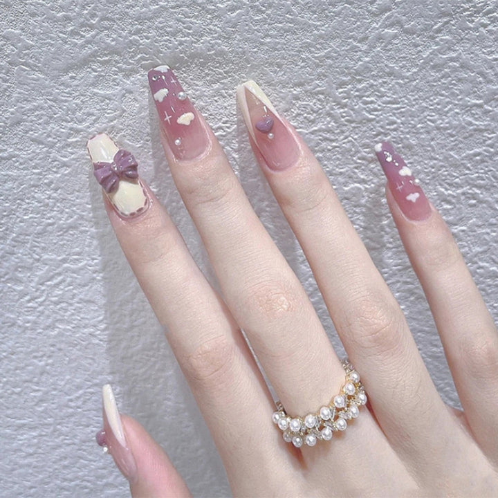 Festive Holiday Themed Press-On Nail Art Stornfield