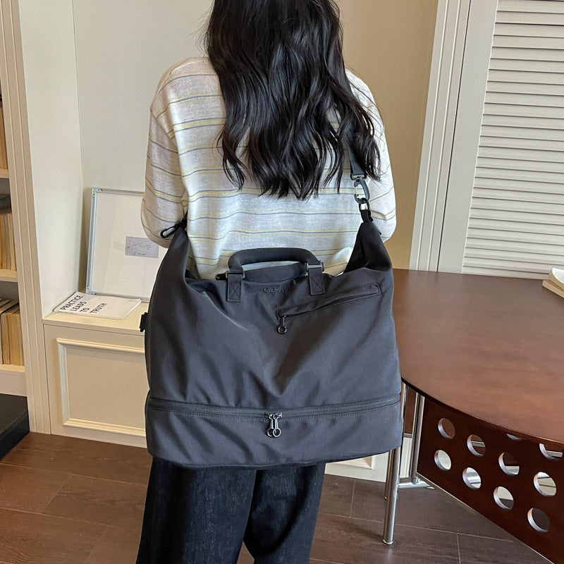 Versatile Multi-Pocket Travel Duffle Stornfield