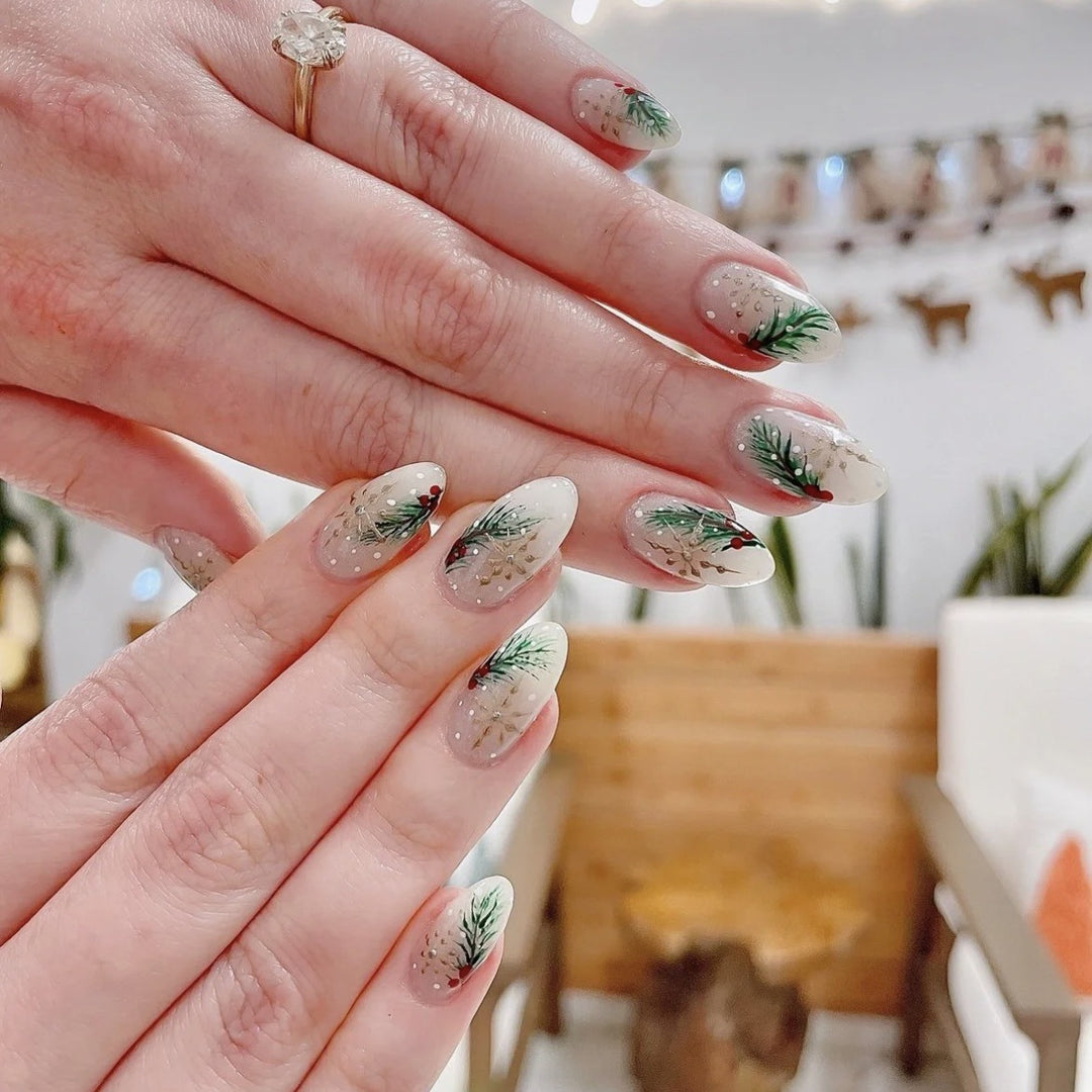Festive Holiday-Themed Press-On Nails