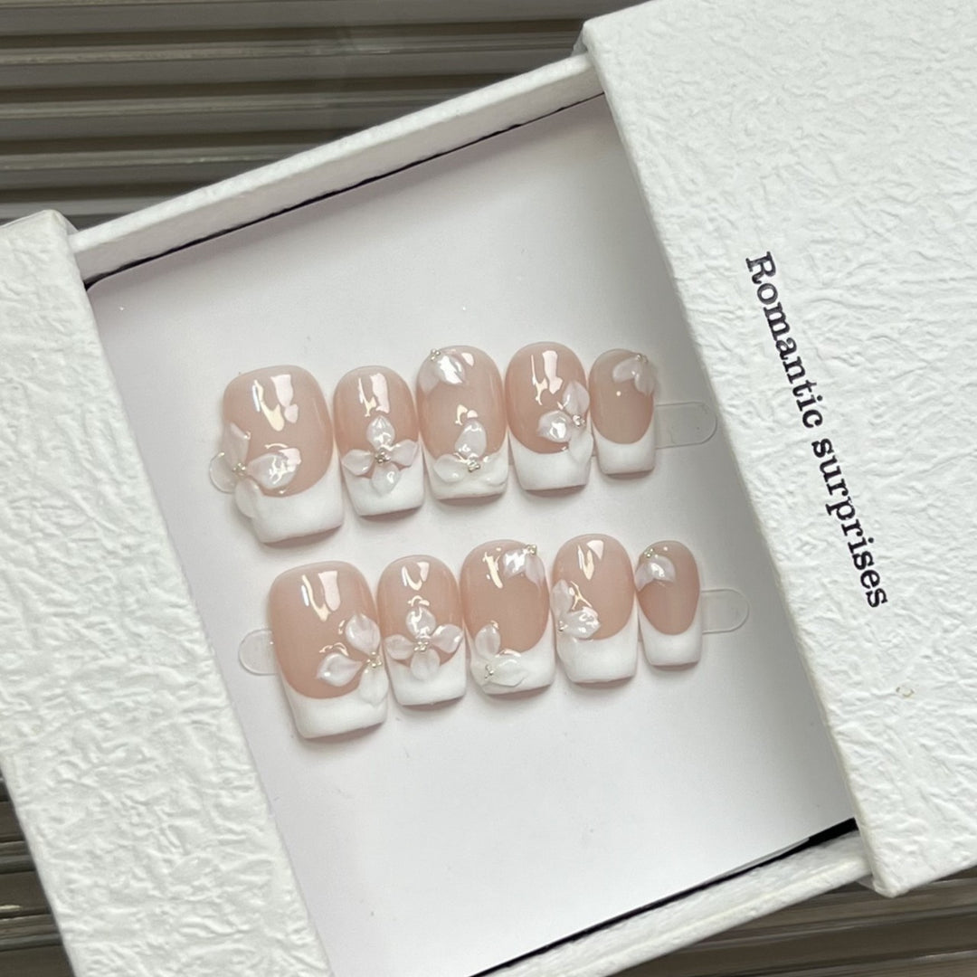 Romantic Floral Press-On Nail Set