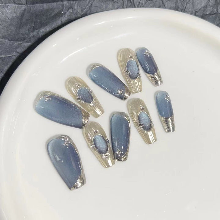 Elegant Press-On Nail Set with Artistic Metallic Design Stornfield
