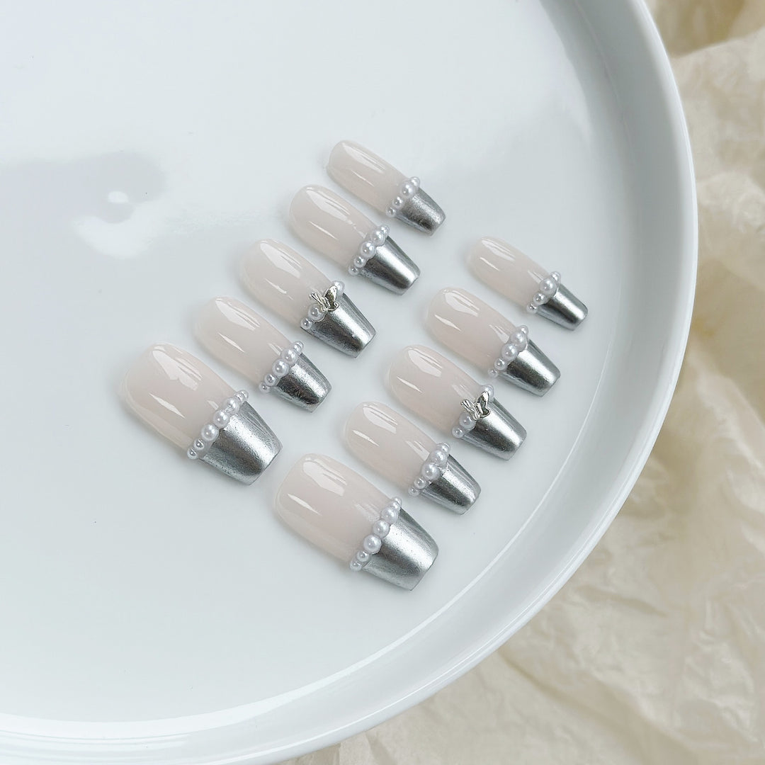 Stylish Acrylic Press-On Nail Set with Metallic Tip and Pearl Accents