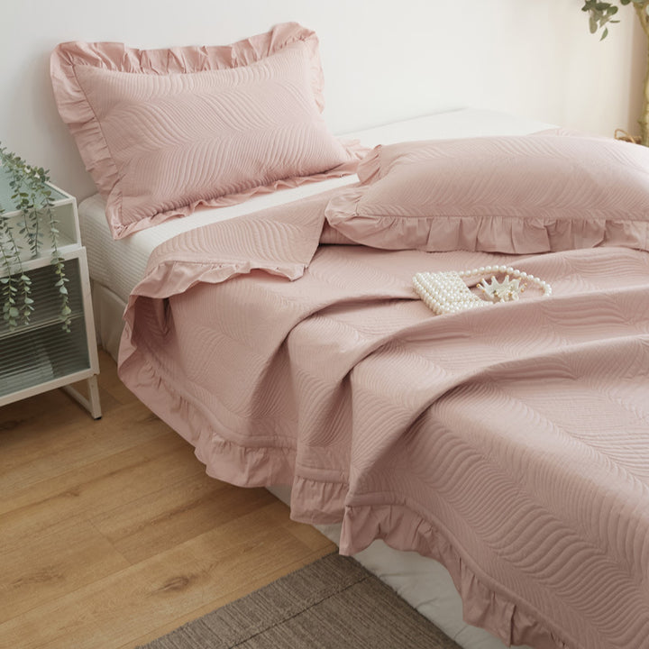 Quilted Wave-Texture Ruffled Bedspread Set with Pillow Shams