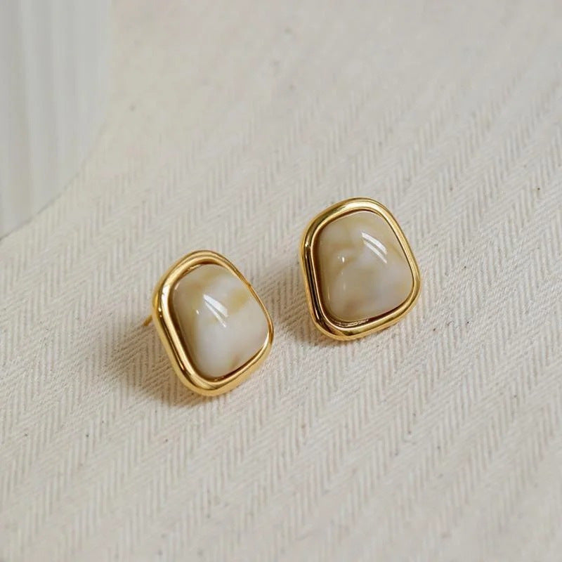 Glamorous earrings with high-quality amber elements Stornfield