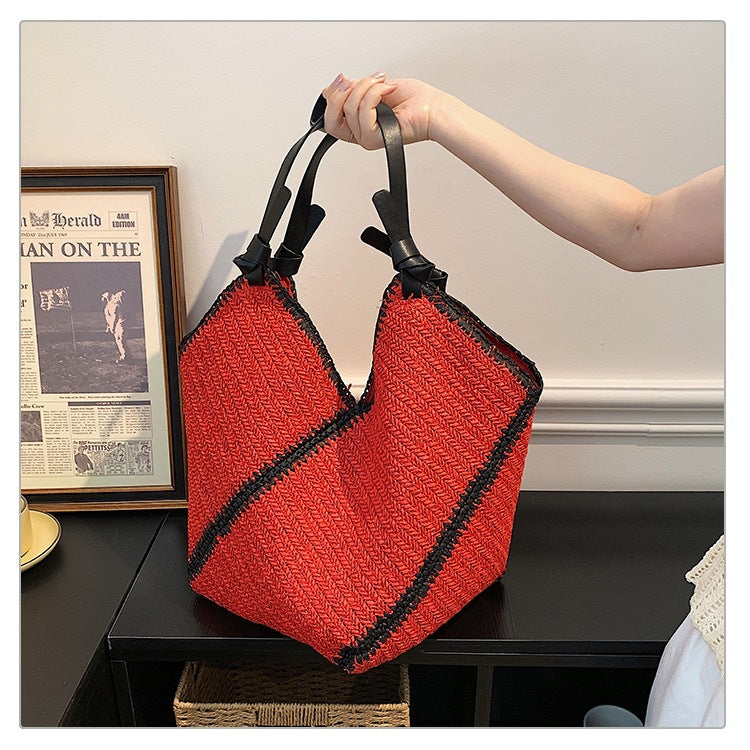 Generous shopping bag with handcrafted wave pattern Stornfield