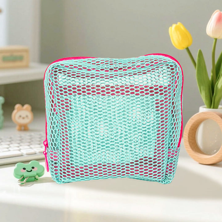 Practical mesh toiletry bag Stornfield