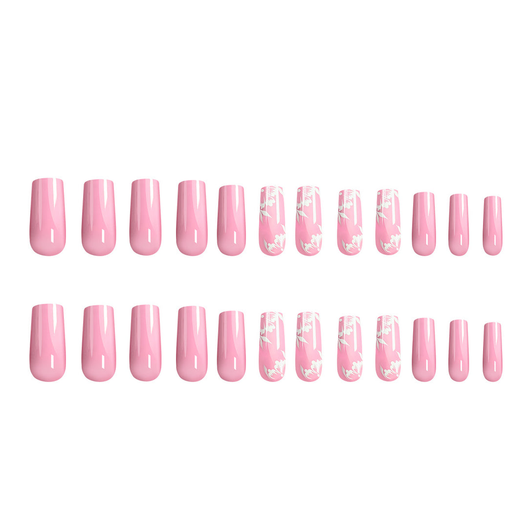 Elegant and creative nail art Stornfield