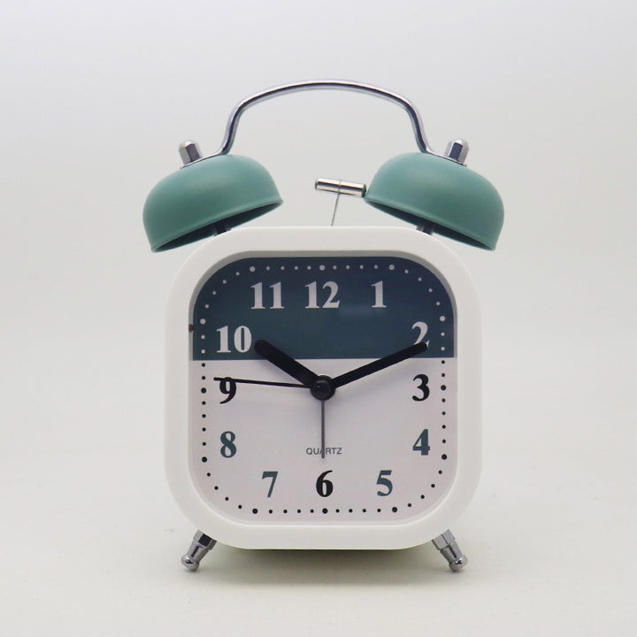 Quarz Alarm Clock in Modern Retro Style Stornfield