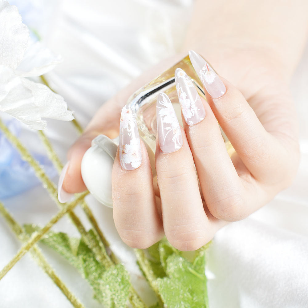 Floral Pattern Press-On Nail Art Stornfield