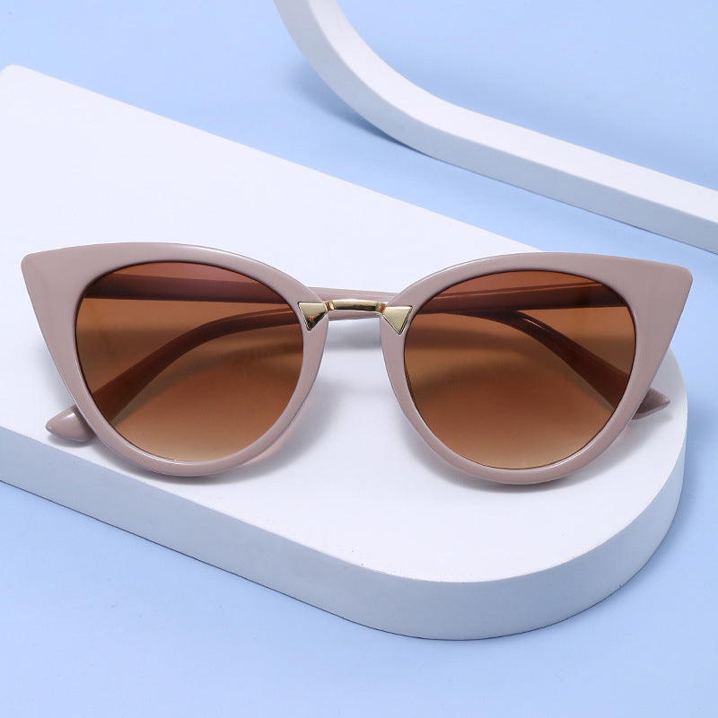Ladies Cat-Eye Sunglasses with Elegant Golden Detail Stornfield